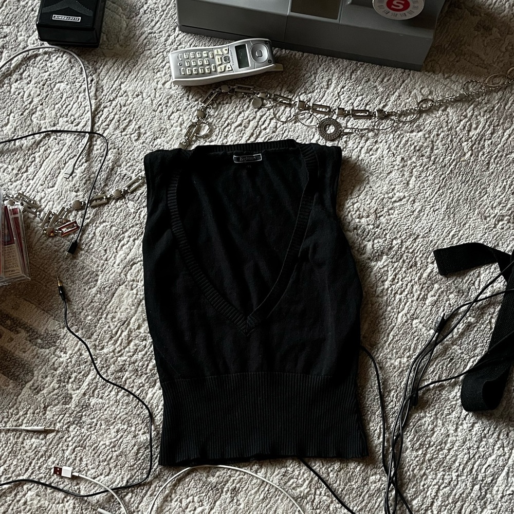 Mini black knit vest 🖤